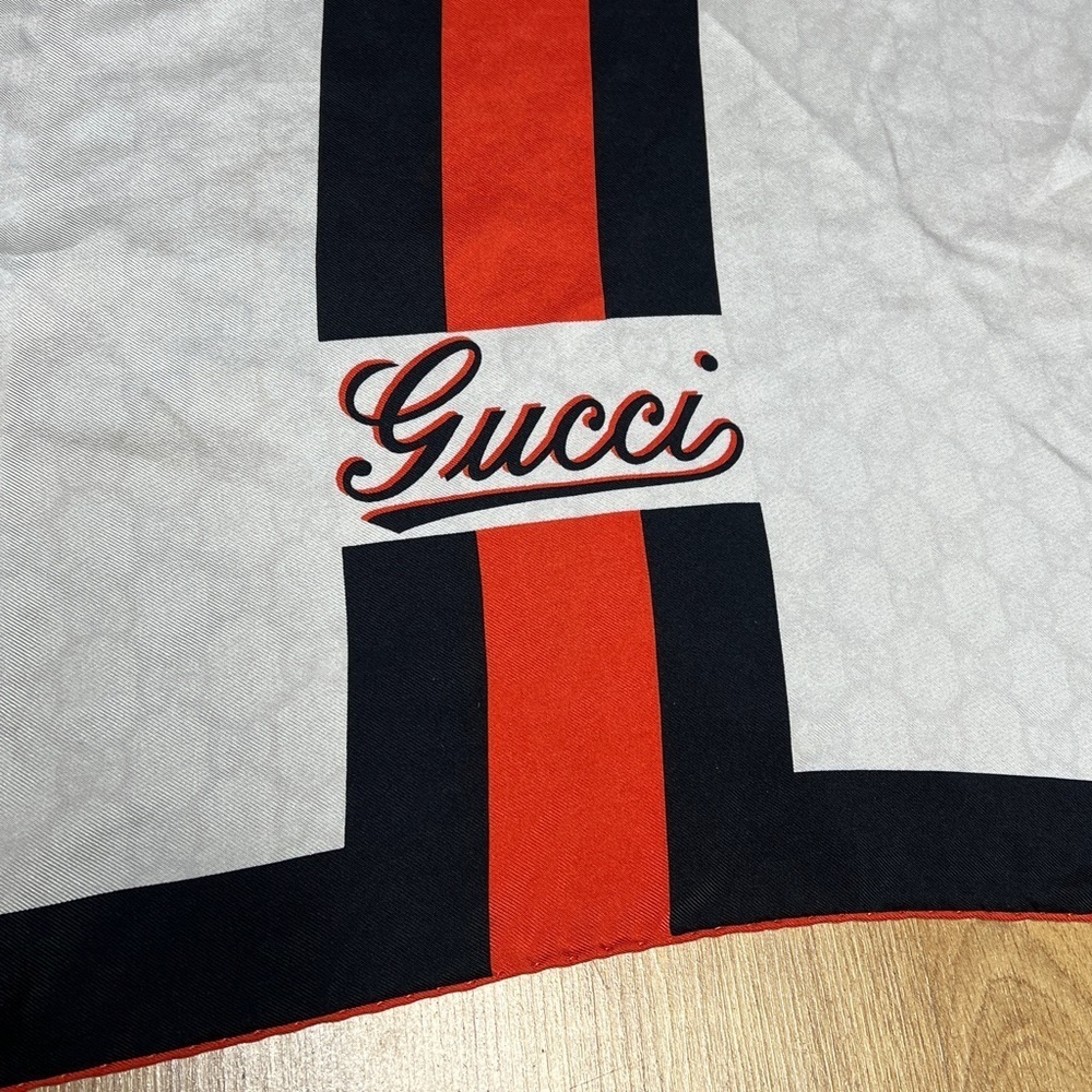 26” Gucci Black Orange White Logo Script Scarf 100% Silk - Picture 2 of 3